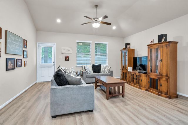 18806 Legend Oaks Drive, Magnolia, TX 77355
