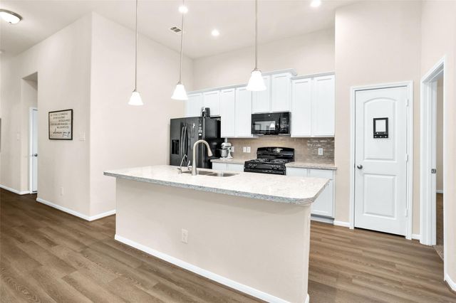 18806 Legend Oaks Drive, Magnolia, TX 77355