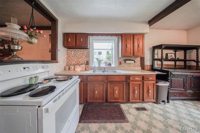 103 S Ellen Street, Dixon, MO 65459