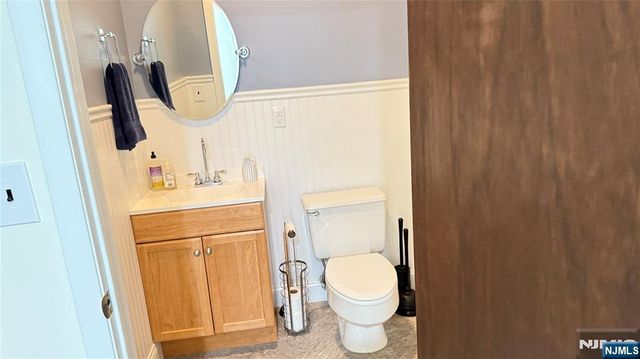 17 Midland Avenue A, Montclair, NJ 07042