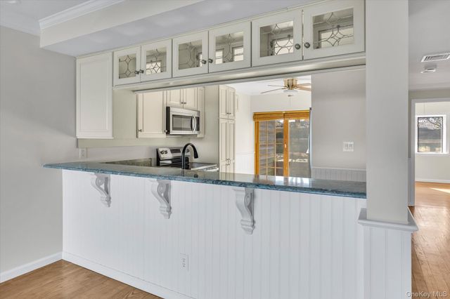 207 Fox Hill Drive, Baiting Hollow, NY 11933