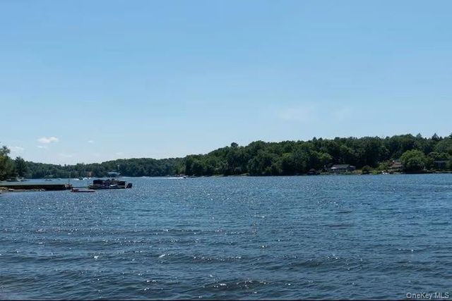 6 Lake Street, White Lake, NY 12720