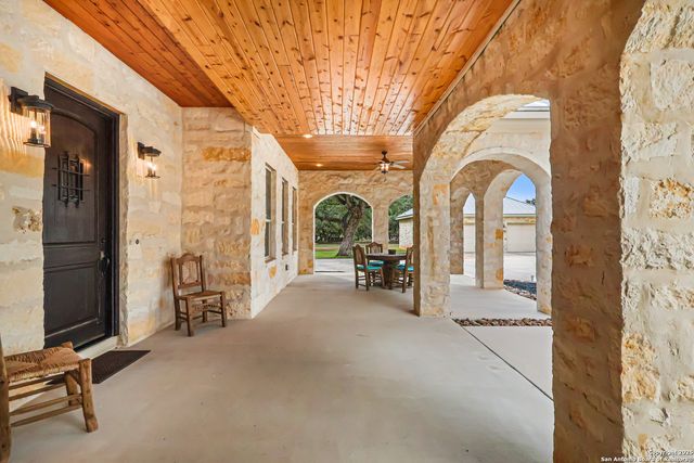 23328 Osceola Blf, San Antonio, TX 78261