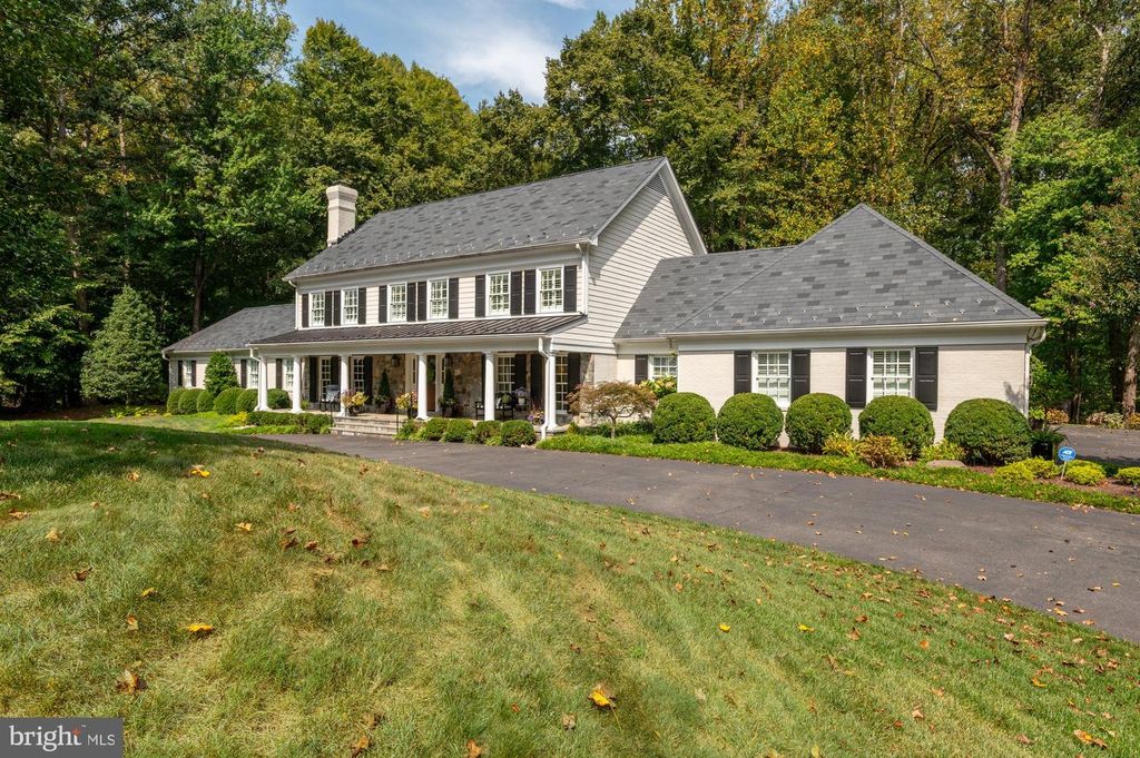 9921 NEW LONDON DR, Potomac, MD 20854