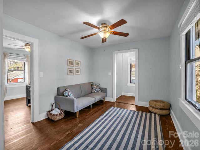 609 Edgewood Avenue, Hendersonville, NC 28792