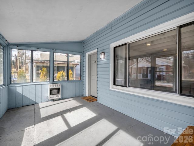 609 Edgewood Avenue, Hendersonville, NC 28792