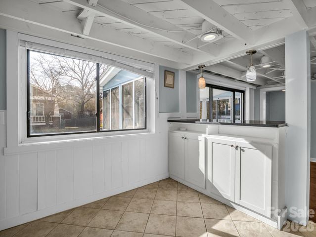 609 Edgewood Avenue, Hendersonville, NC 28792