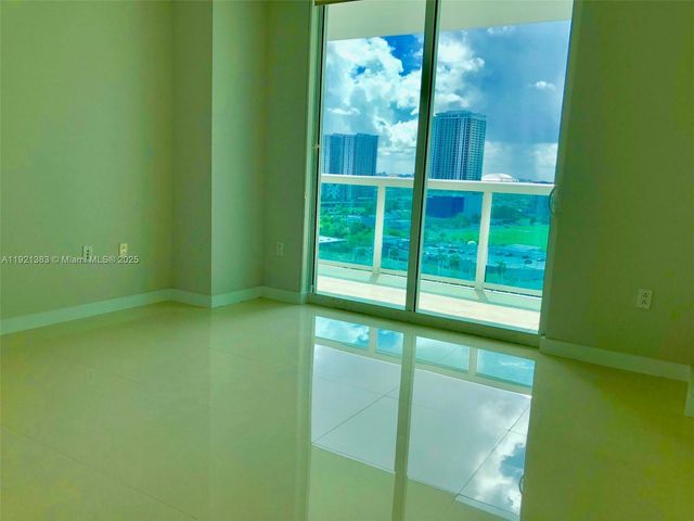 1800 N Bayshore Dr 1910, Miami, FL 33132