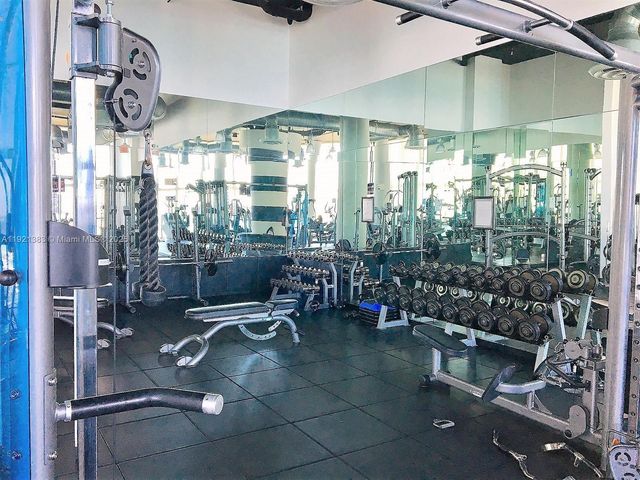 1800 N Bayshore Dr 1910, Miami, FL 33132