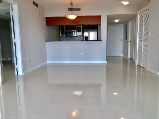 1800 N Bayshore Dr 1910, Miami, FL 33132