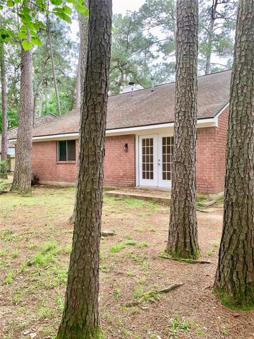 75 E Village Knoll Circle, The Woodlands, TX 77381