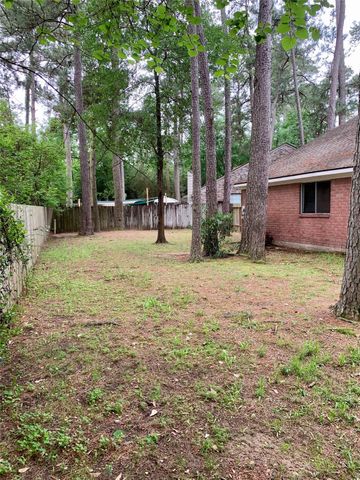 75 E Village Knoll Circle, The Woodlands, TX 77381