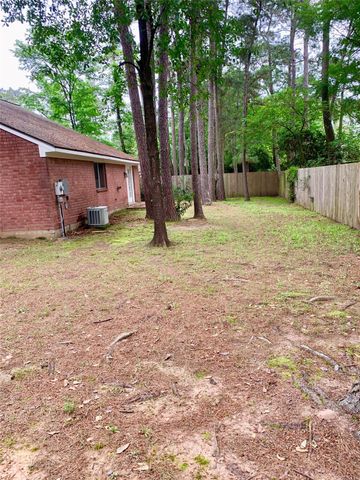 75 E Village Knoll Circle, The Woodlands, TX 77381