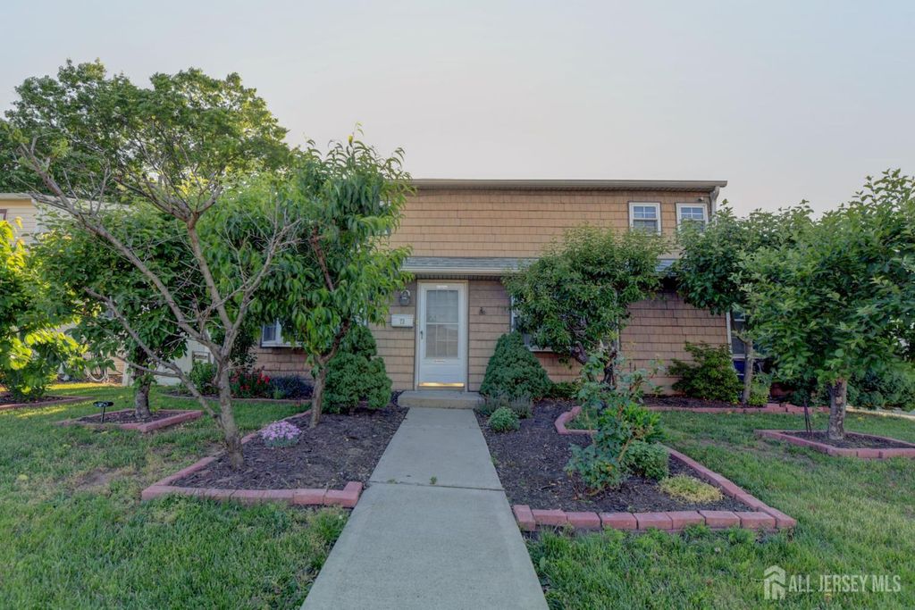 73 Daniel Street, Carteret, NJ 07008