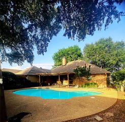 2911 Staffordshire Drive, Carrollton, TX 75007