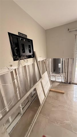 811 SE 4th Ave C106, Dania Beach, FL 33004