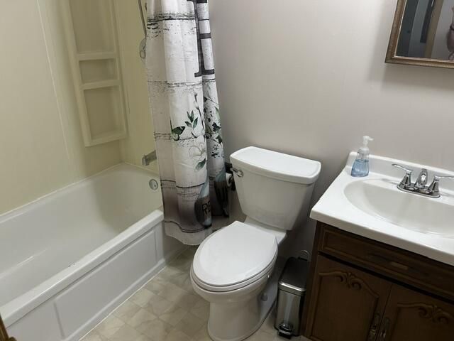 637 200th AVENUE, Union Grove, WI 53182