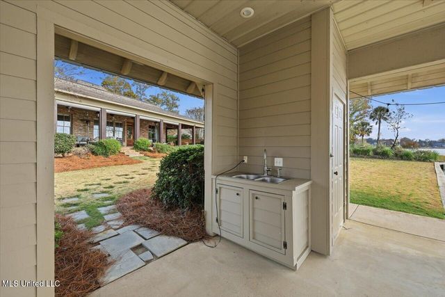 145 Cedar Woods Cove, Madison, MS 39110