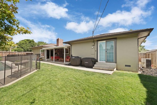 935 Daisy Ave, Lodi, CA 95242