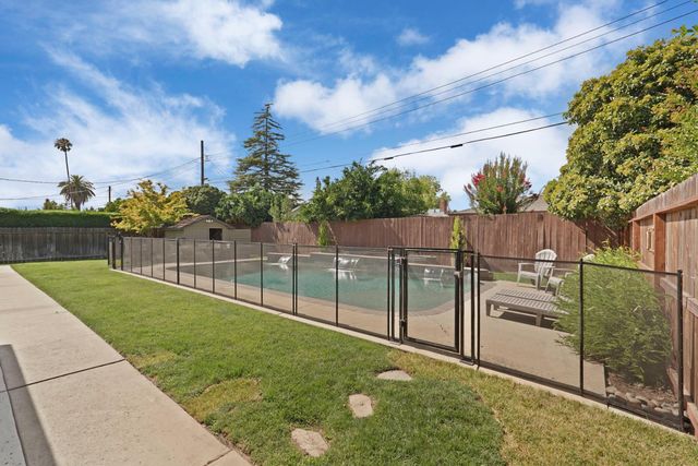 935 Daisy Ave, Lodi, CA 95242