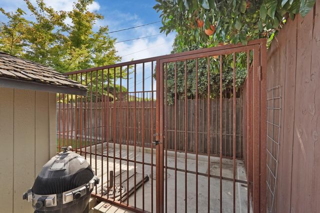 935 Daisy Ave, Lodi, CA 95242