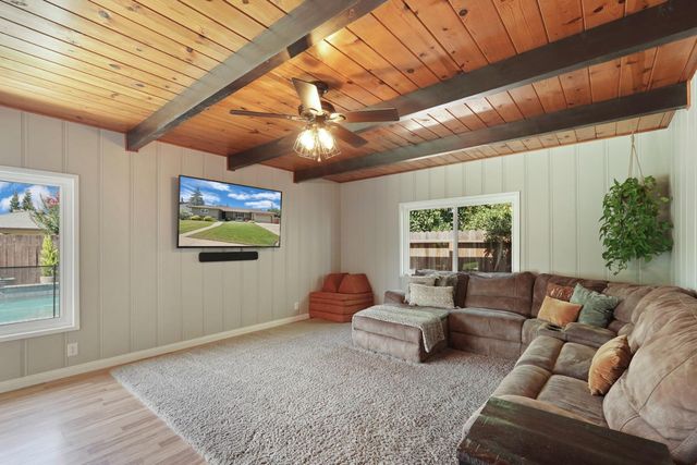 935 Daisy Ave, Lodi, CA 95242