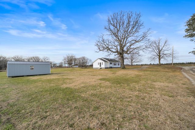 5915 Lynchburg Rd, Winchester, TN 37398