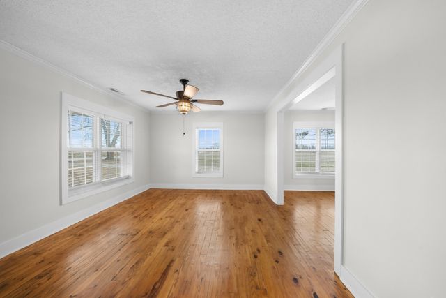 5915 Lynchburg Rd, Winchester, TN 37398