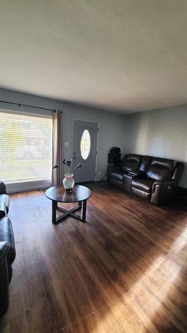 2027 W Acacia St, Stockton, CA 95203