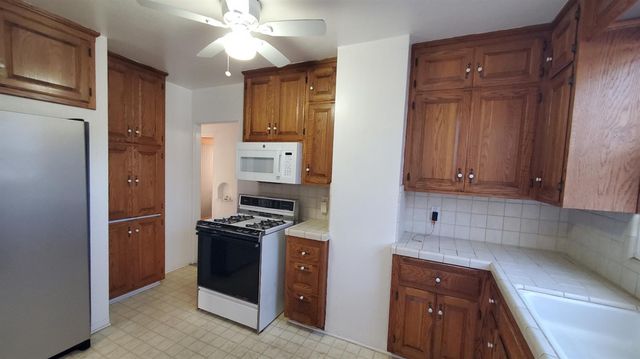 2027 W Acacia St, Stockton, CA 95203