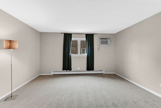 9040 W 140th Street 2B, Orland Park, IL 60462