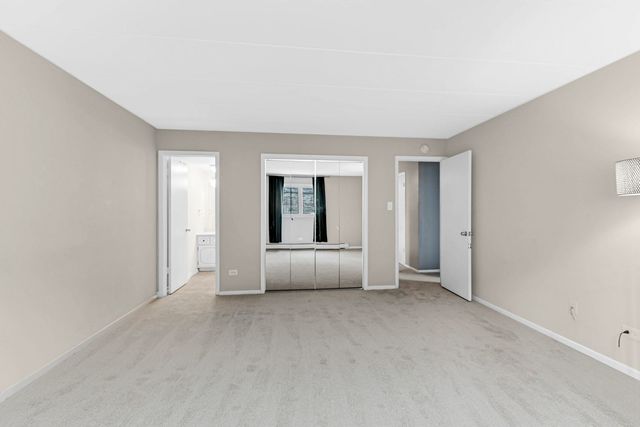 9040 W 140th Street 2B, Orland Park, IL 60462