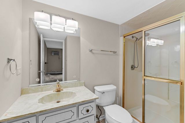 9040 W 140th Street 2B, Orland Park, IL 60462