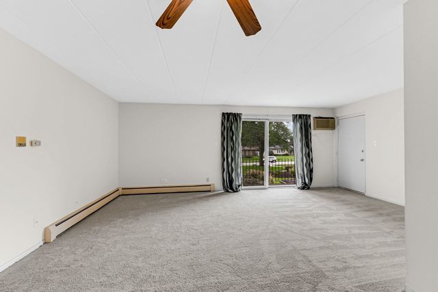 9040 W 140th Street 2B, Orland Park, IL 60462