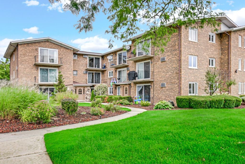 9040 W 140th Street 2B, Orland Park, IL 60462