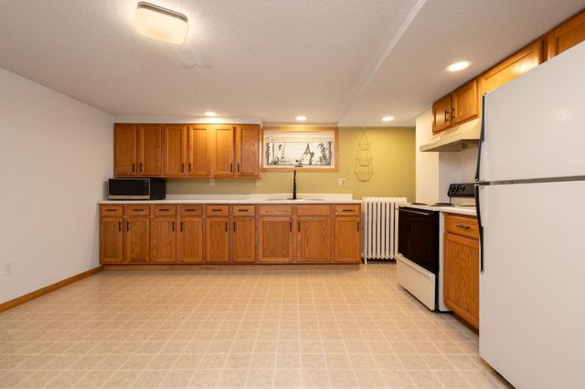 635 W Summit Avenue, Fergus Falls, MN 56537