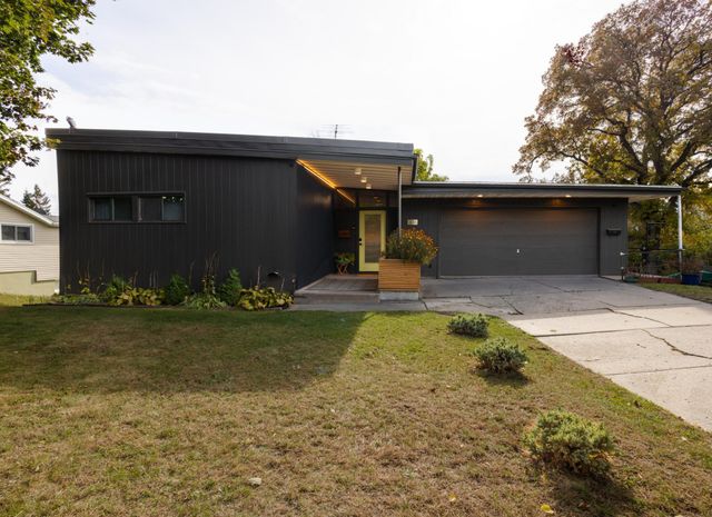 635 W Summit Avenue, Fergus Falls, MN 56537