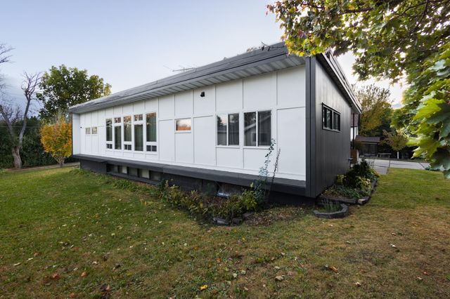 635 W Summit Avenue, Fergus Falls, MN 56537