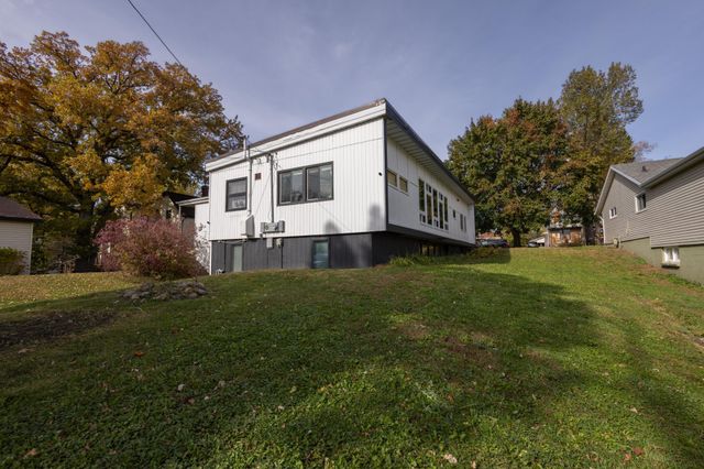 635 W Summit Avenue, Fergus Falls, MN 56537