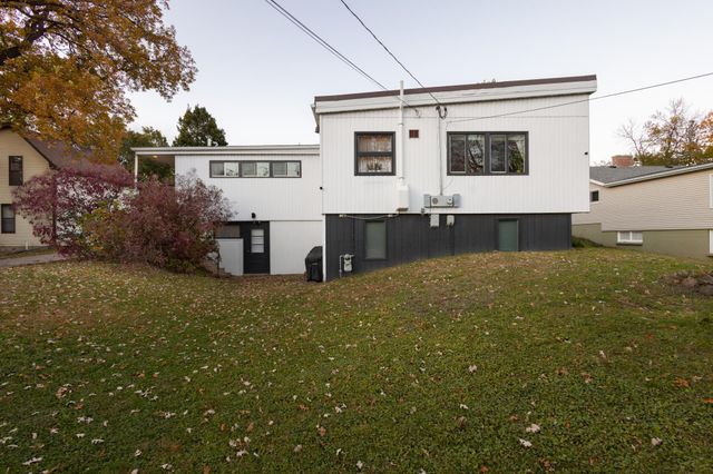 635 W Summit Avenue, Fergus Falls, MN 56537