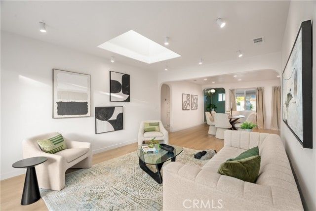 5625 Saint Clair Avenue, Valley Village, CA 91607