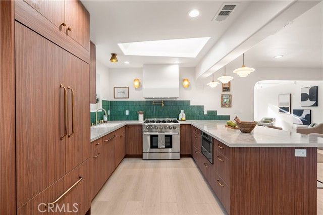 5625 Saint Clair Avenue, Valley Village, CA 91607