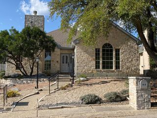 144 E St Andrews Loop, Kerrville, TX 78028