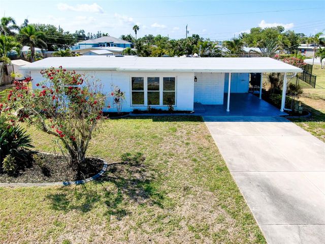 140 POINSETTIA CIRCLE NE, Port Charlotte, FL 33952