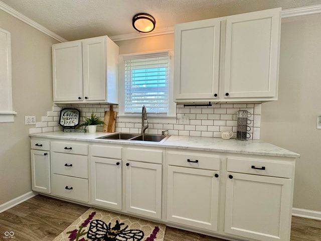 476 N Meridian Street, Scottsburg, IN 47170