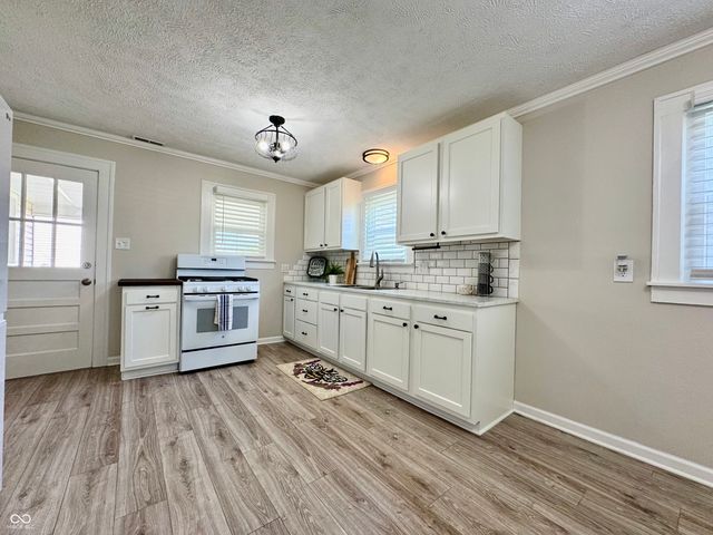 476 N Meridian Street, Scottsburg, IN 47170