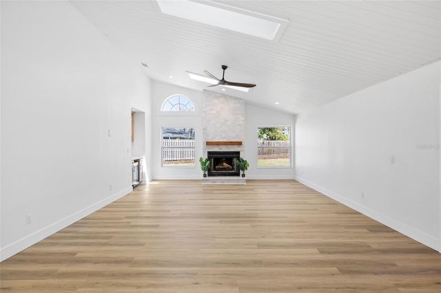 512 CRYSTAL GROVE BOULEVARD, Lutz, FL 33548