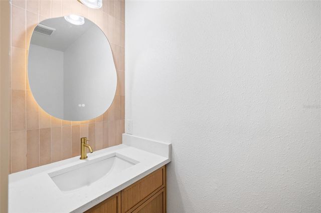 512 CRYSTAL GROVE BOULEVARD, Lutz, FL 33548