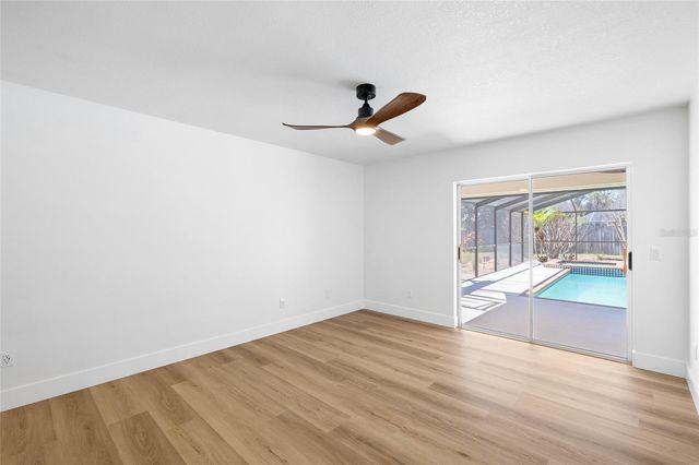 512 CRYSTAL GROVE BOULEVARD, Lutz, FL 33548