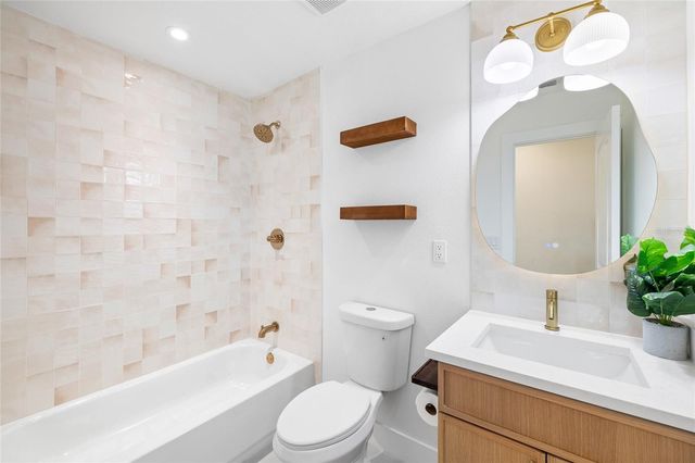 512 CRYSTAL GROVE BOULEVARD, Lutz, FL 33548